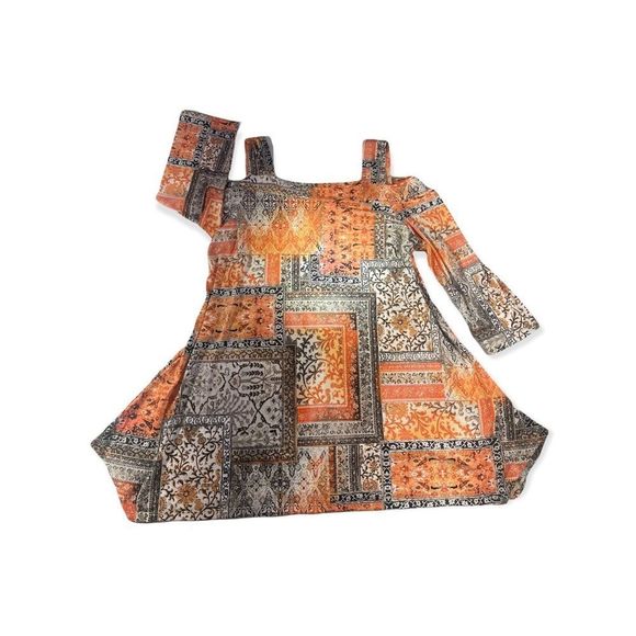 Fashque Studio brand cold shoulder tunic - Picture 4 of 6